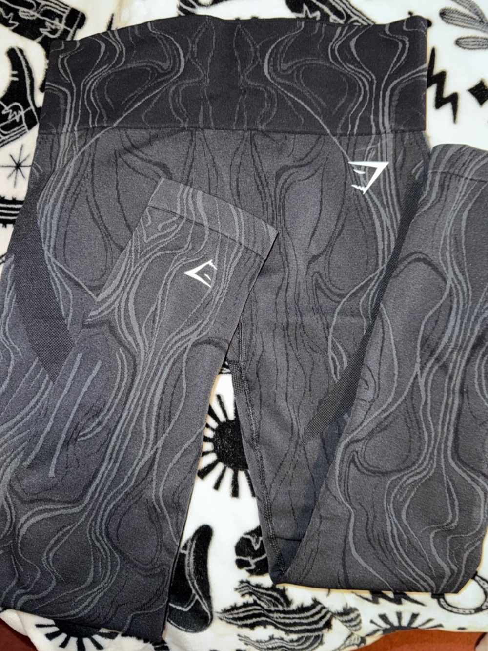 Gymshark Charcoal Black Wave-Print Performance Leggings